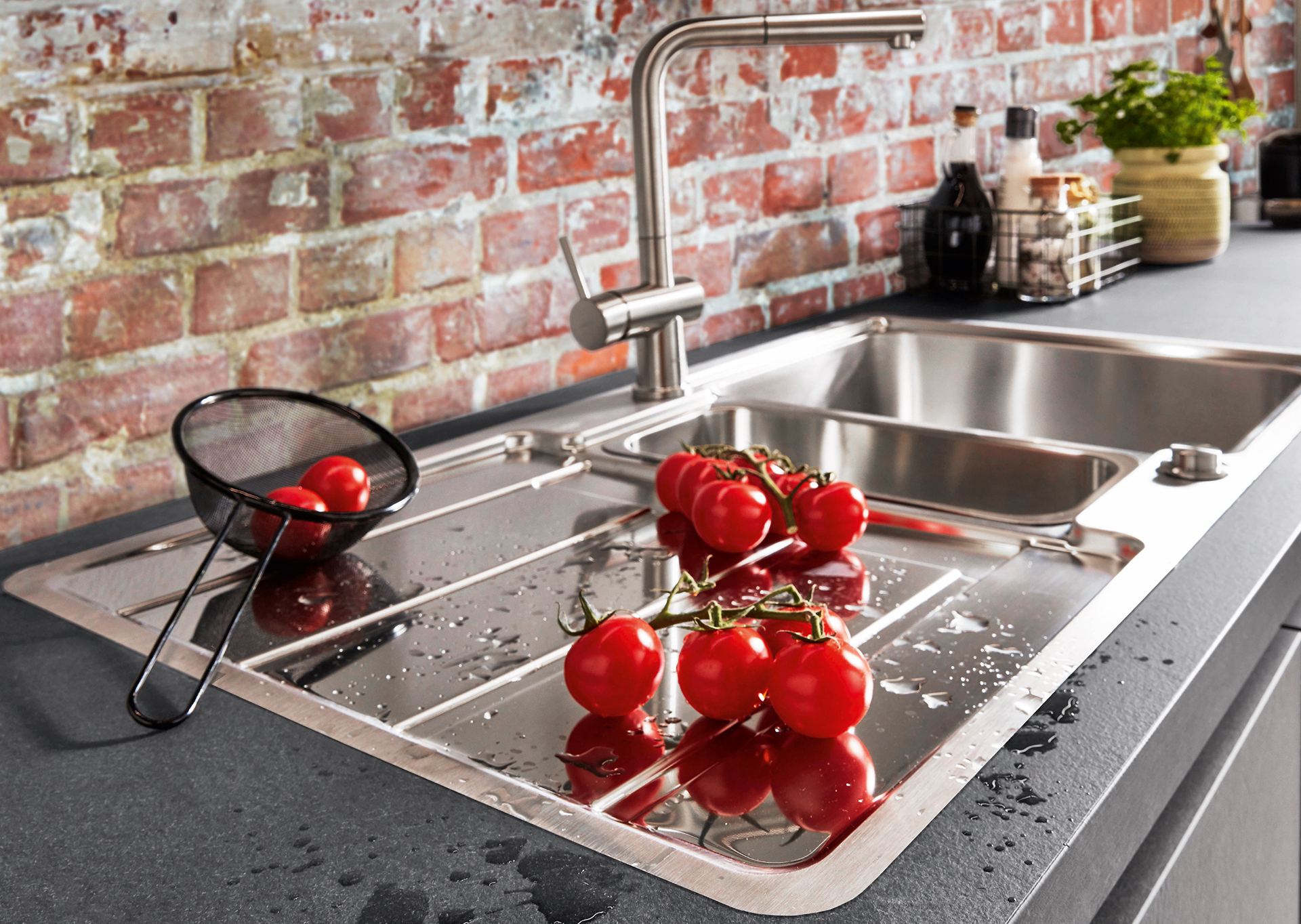 Pyramis Edelstahlspüle mit Pyramis Armatur mit Ausziehbarer Schlauchbrause